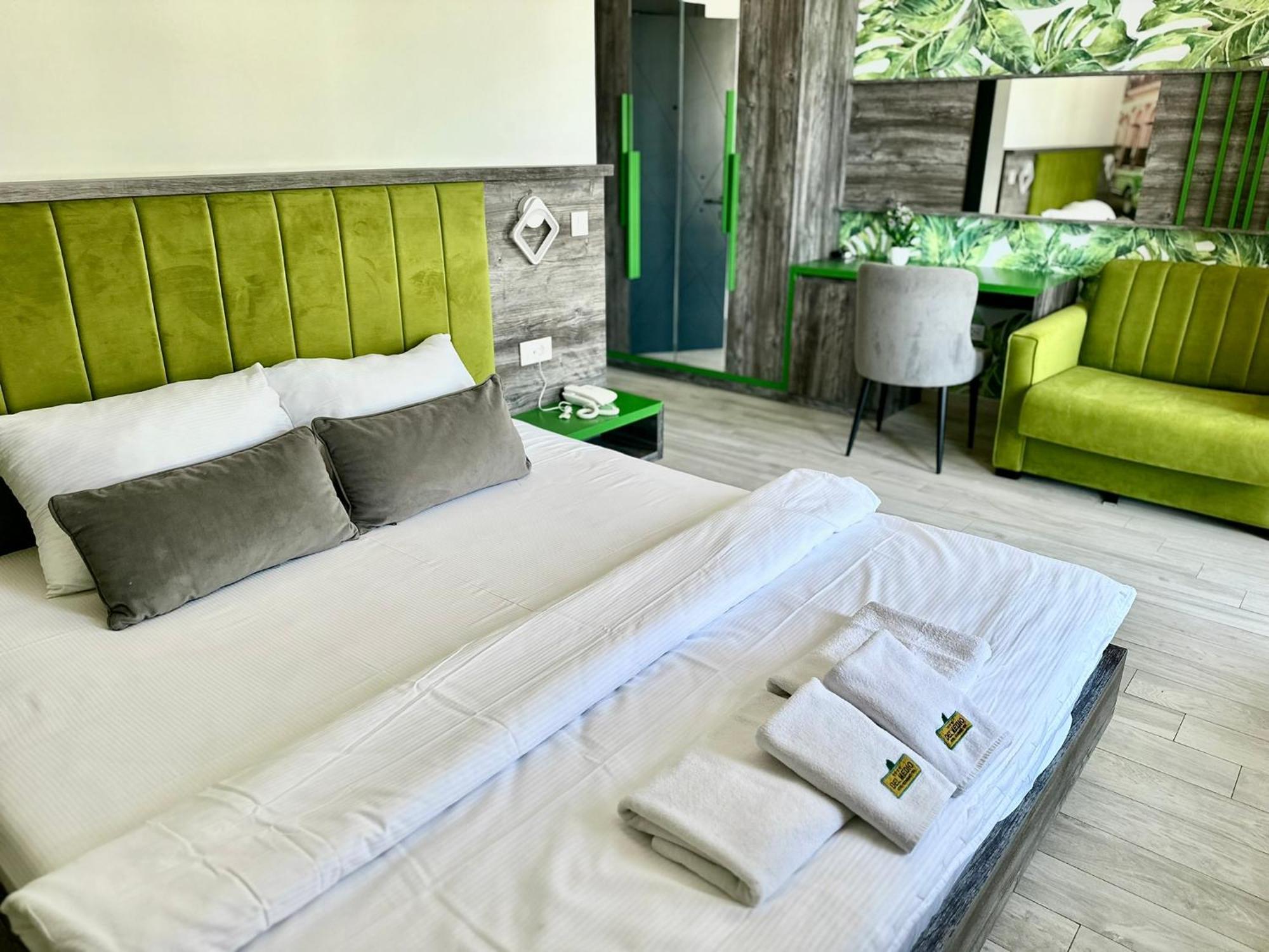 Hotel Del Medio Sutomore Ngoại thất bức ảnh