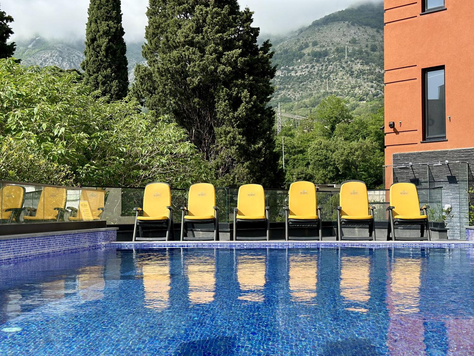 Hotel Del Medio Sutomore Ngoại thất bức ảnh